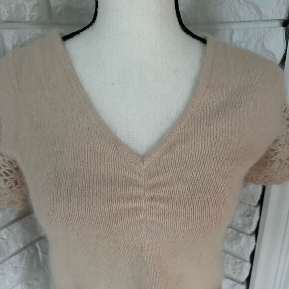 Reference Point Lambswool Short Sleeved Sweater w/ Crochet Floral Sleeves - Picture 2 of 6